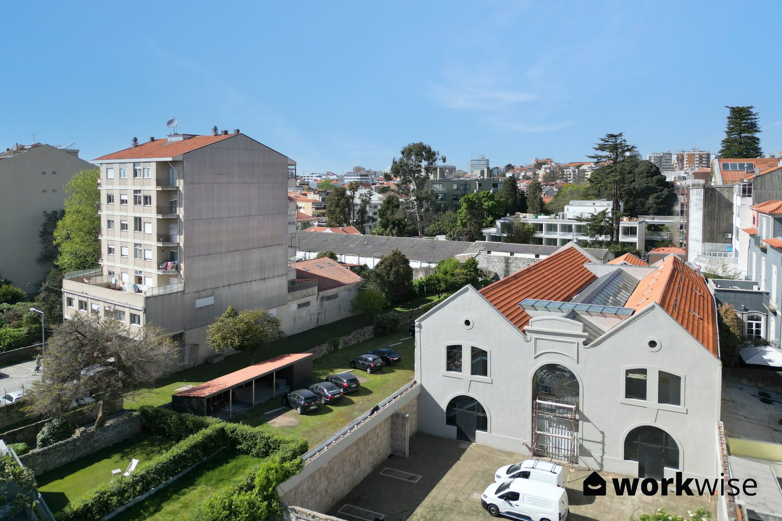 Industrial Plaza - A Premier Coworking Space for Businesses in Porto