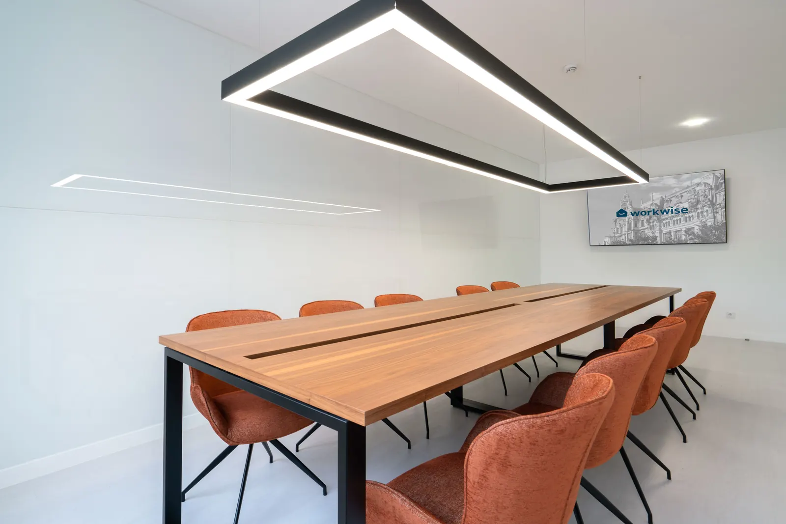 Sala de reuniões principal em Sá da Bandeira 706